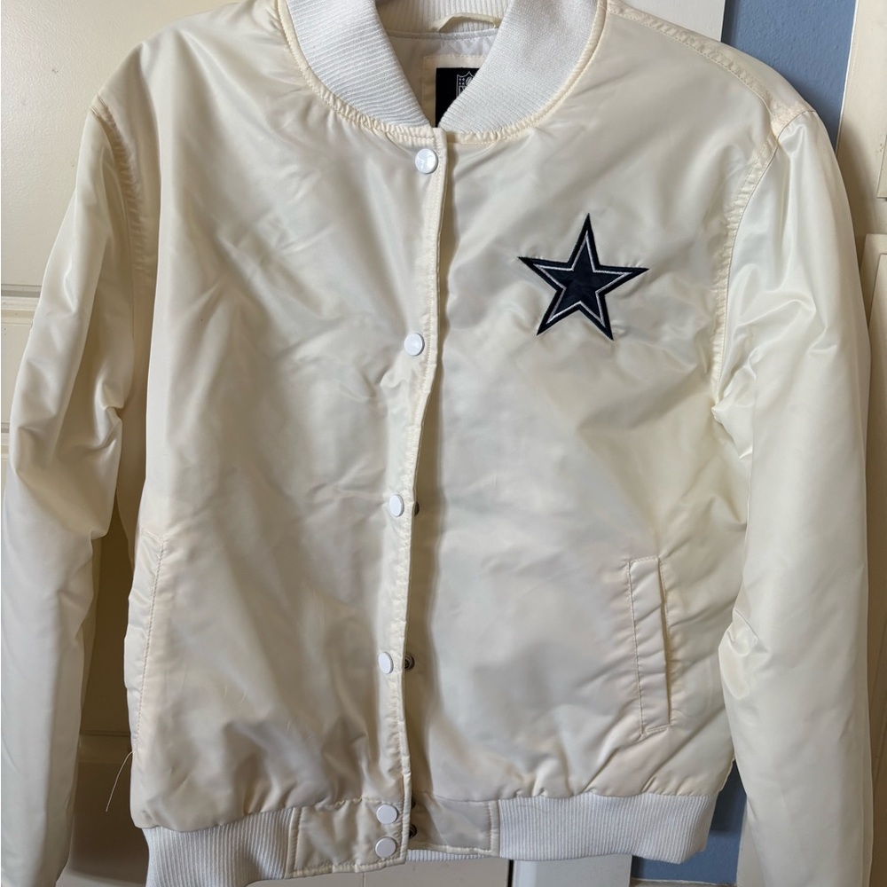 NFL Cream Puffer Jacket with Star Logo. Never worn/ like new